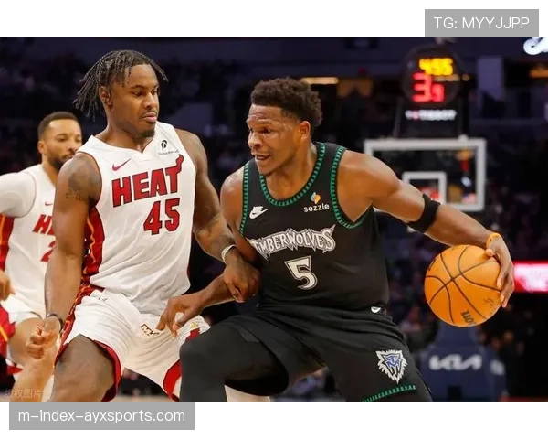 猛龙122-94狂屠雄鹿28分 奎克利32+9助攻展现团队传导优势